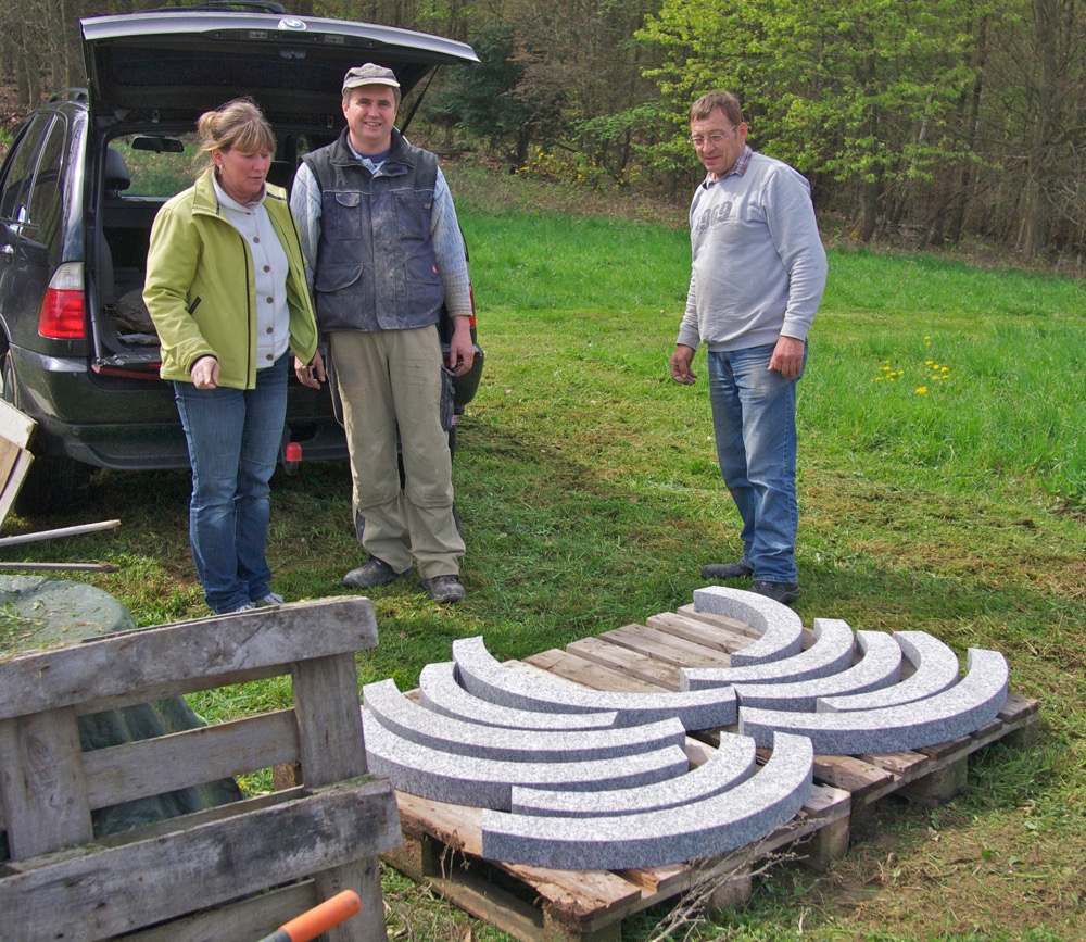 Mr. and Mrs. Reinig deliver the arches of stone