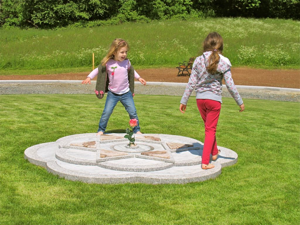 Children inaugurate the Blossom of Shalom